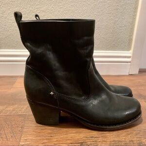 𝅺rag & BONE New York Handmade Goodyear leather ankle boots. Size 37.